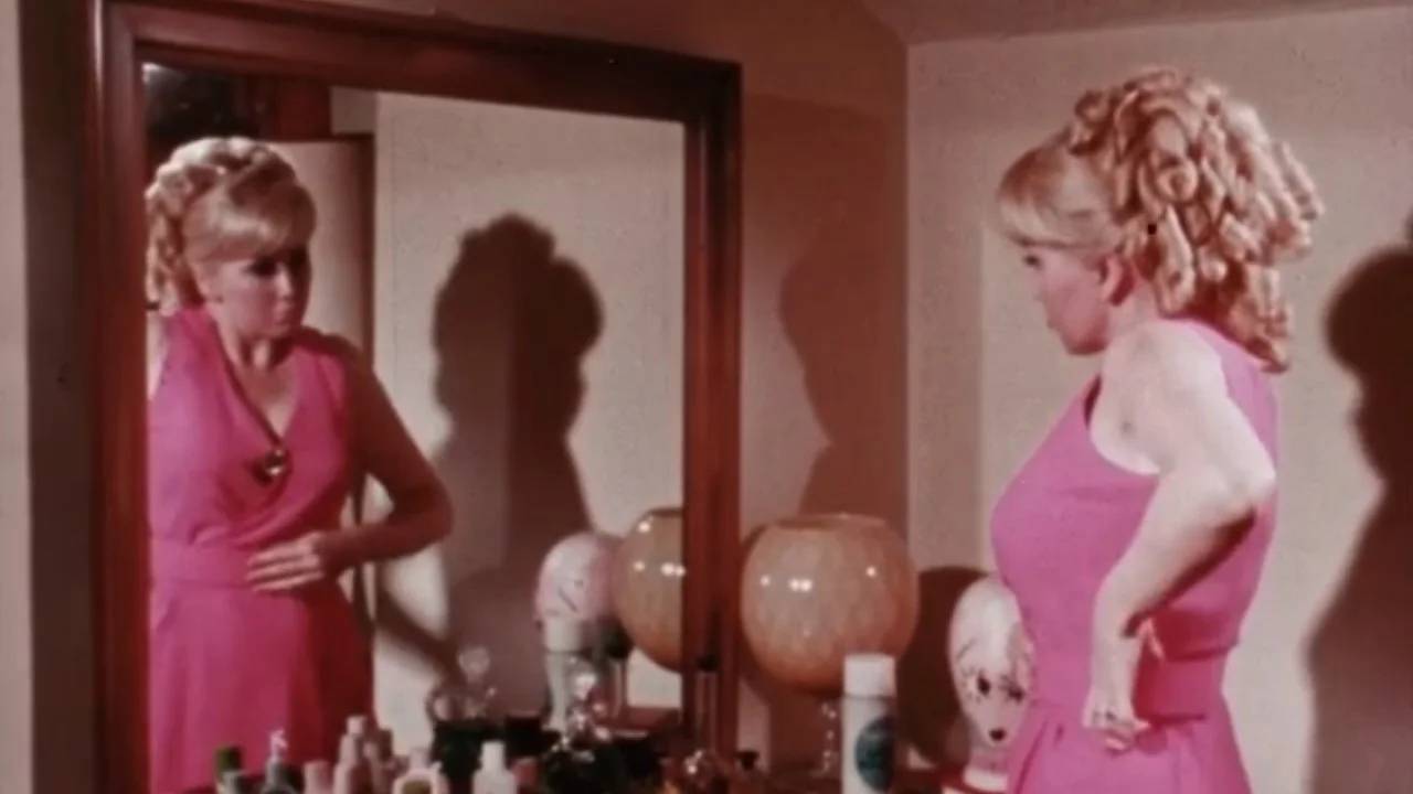 Marsha: The Erotic Housewife